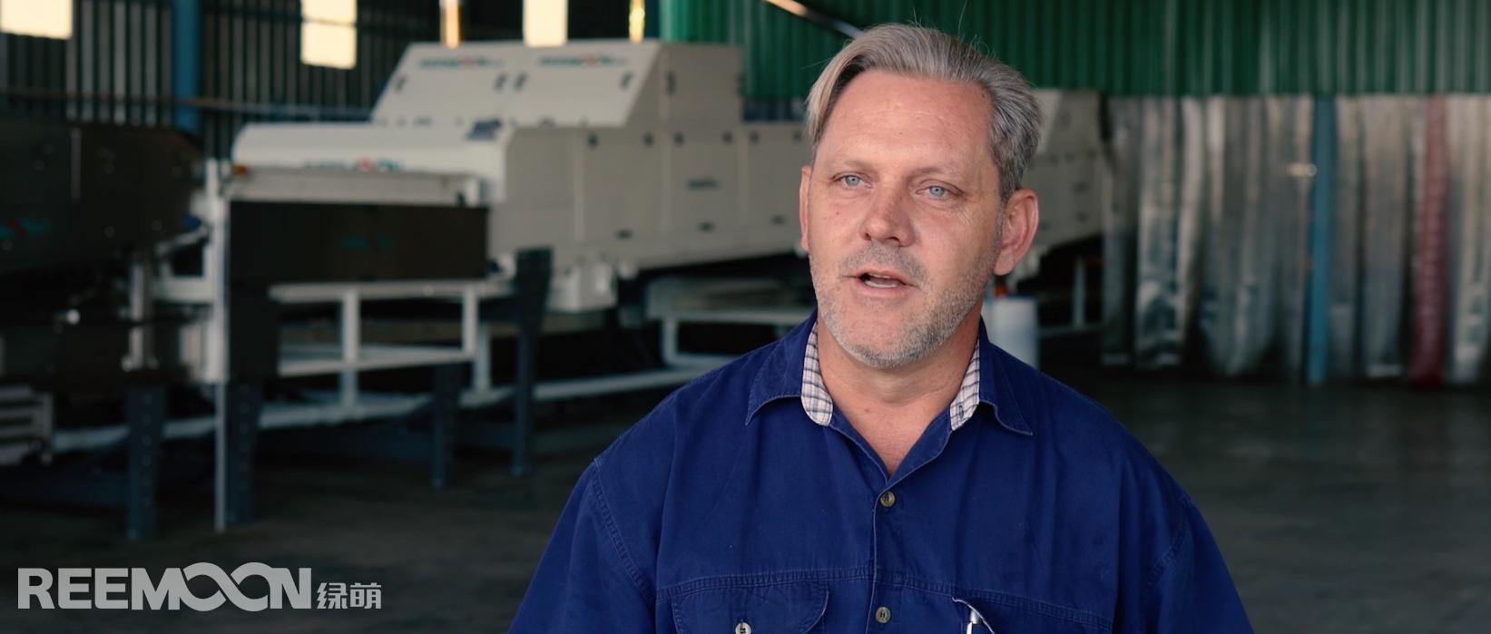 近日,全球水果知名品牌Unifrutti南非子公司引入的綠萌六通道柑橘分選線正式投入運營。Blyde River農(nóng)場葡萄柚分選現(xiàn)場,Unifrutti南非公司運營經(jīng)理Don coetsee對于綠萌的設(shè)備和服務(wù)給予了高度評價。“綠萌的設(shè)備充分滿足了包裝廠的水果分選分級包裝需求,我們已經(jīng)看到了綠萌的設(shè)備運行情況,它確保了我們的水果包裝質(zhì)量,綠